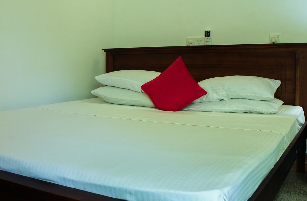 Navora Hotel Hikkaduwa Eksteriør billede